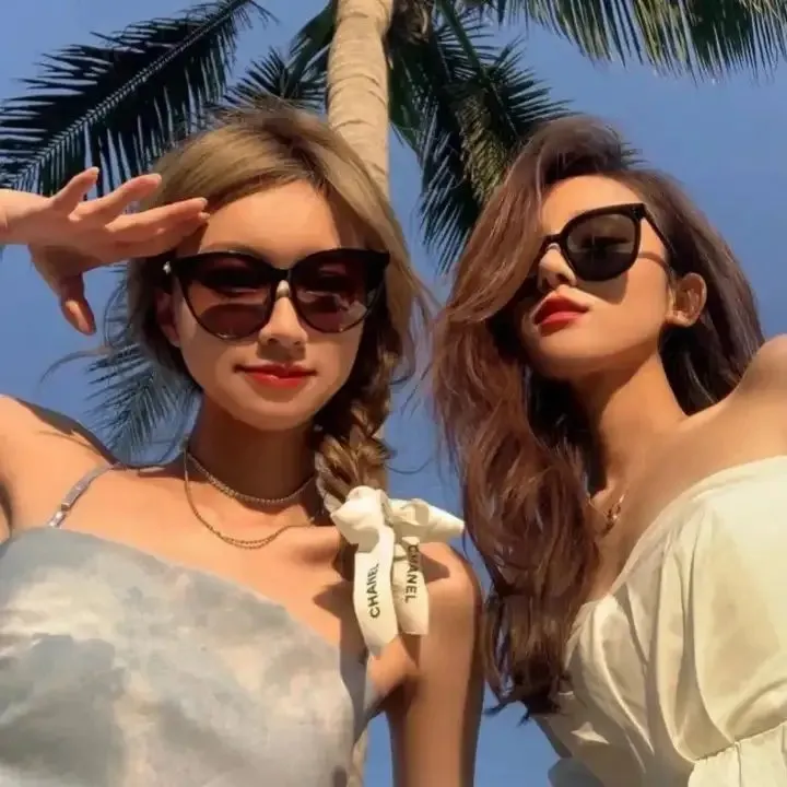 【高甜异能】《大力女子姜南顺》超清完整版：母女三代超能力，手撕毒贩又燃又爆笑